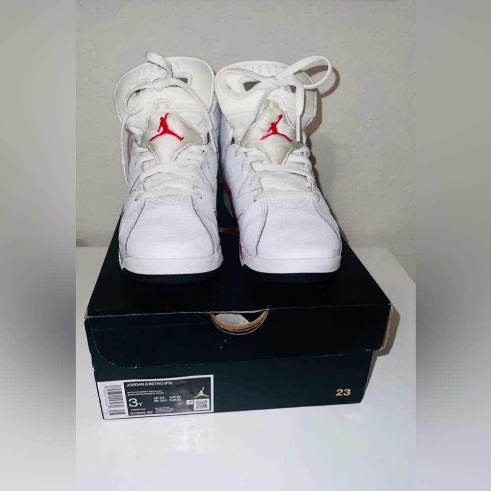 Jordan Retro 6, size 3 Y, color white, red